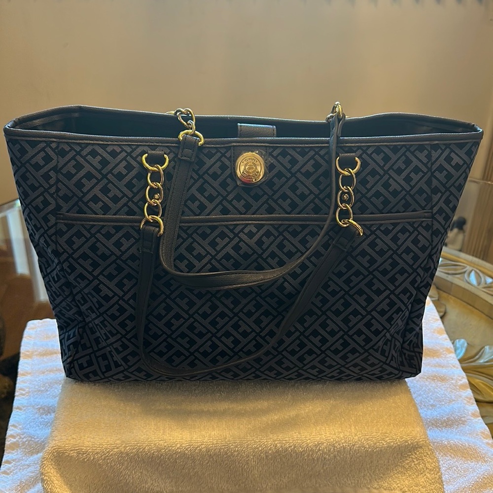 Tommy Hilfiger 👜 Purse - Picture 1 of 5
